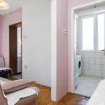 Ix Apartment Split